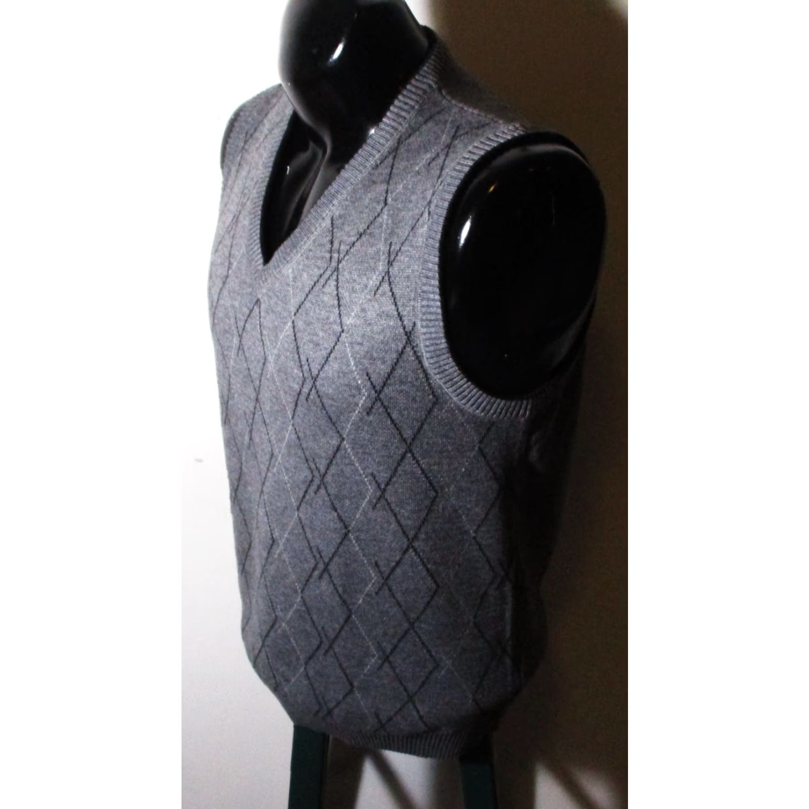 Vintage LISIANTHUS Gray Wool Tight Knit Sleeveless Sweater M NWOT Mens Pullover V-Neck Casual Knits Size US M / EU 48-50 / 2 - 4 Thumbnail
