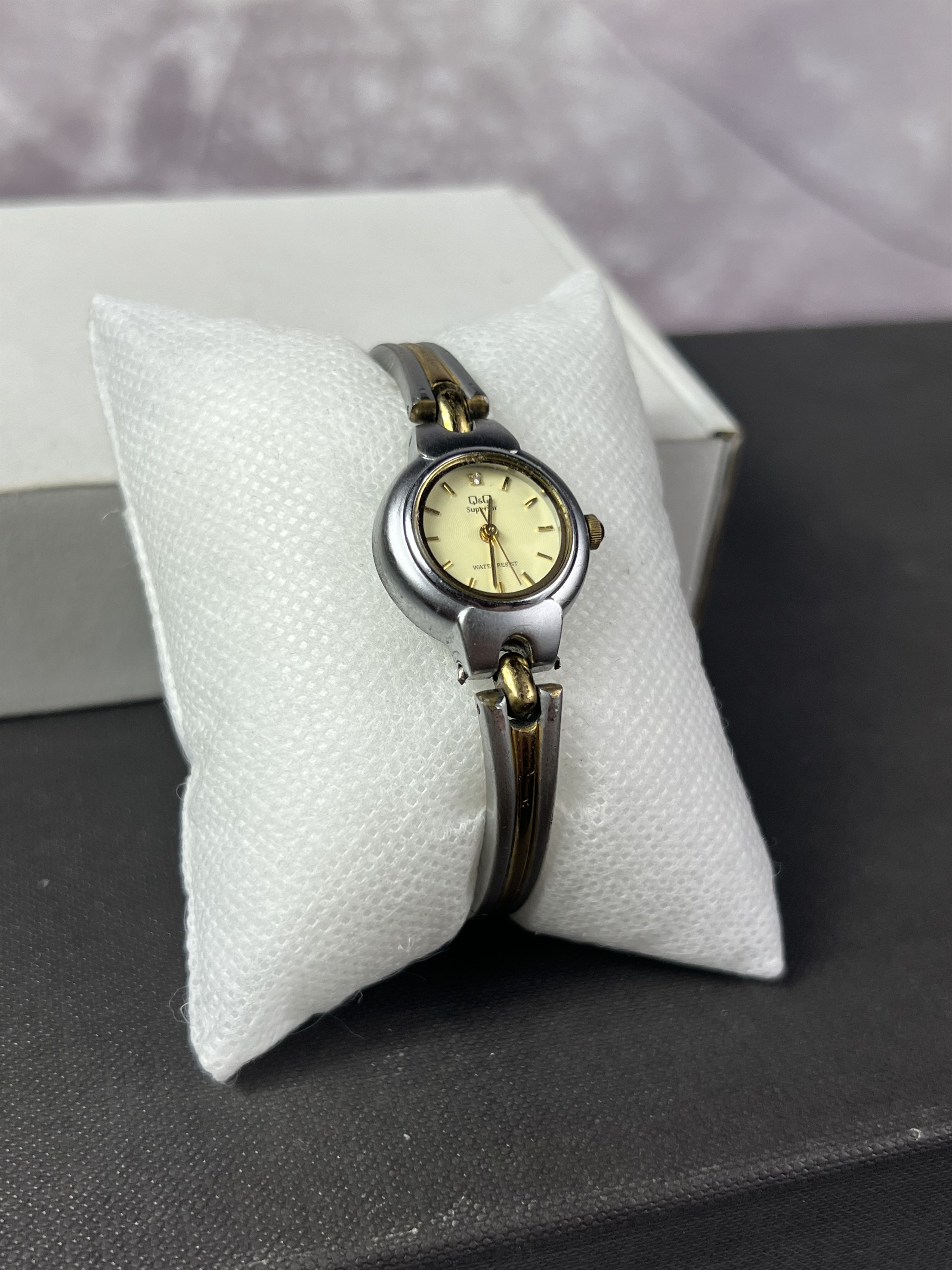 Vintage Futuristic Minimalistic Q&Q Japanese Style Bracelet Watch Size ONE SIZE - 1 Thumbnail