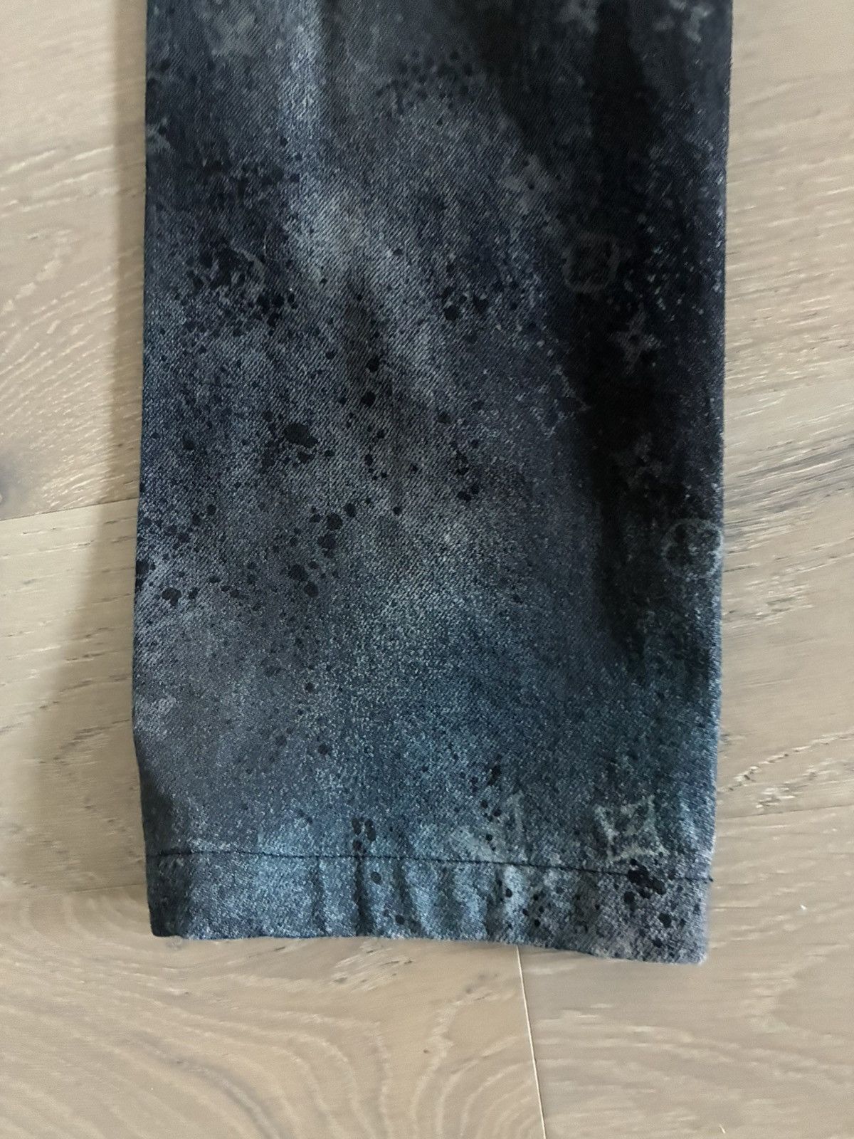 Louis Vuitton Louis Vuitton spray paint denim Size US 29 - 13 Thumbnail