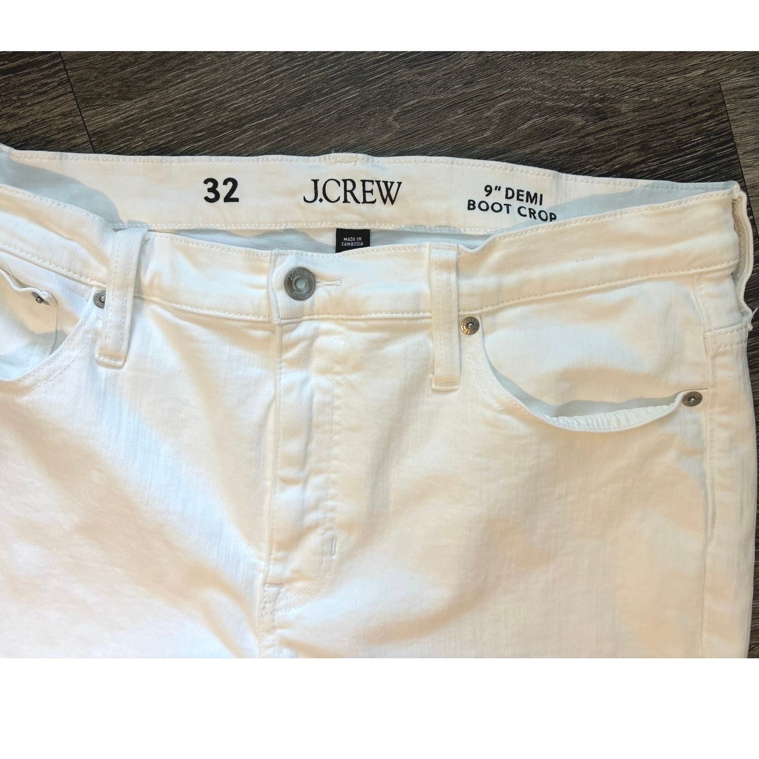 J.Crew J.Crew 9” Demi Bootcut Crop Jeans In White Size 32 Size 32" / US 10 / IT 46 - 4 Thumbnail
