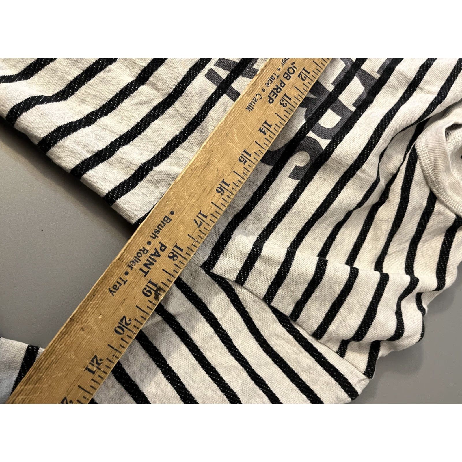 J.Crew J.Crew Cheers women’s Small long sleeve gray striped pullover sweatshirt Salud Sweatshirt Shirt Women Small Gray Striped Pullover Cheers Salud Size S / US 4 / IT 40 - 6 Thumbnail