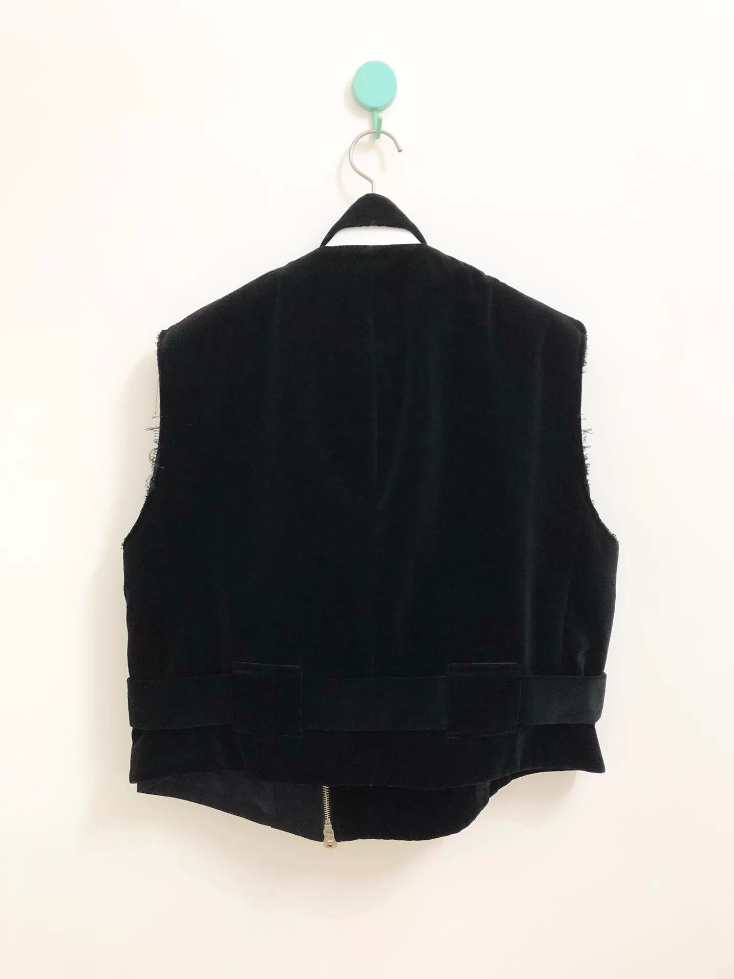 Takahiromiyashita The Soloist. TAKAHIROMIYASHITA Suede Waistcoat Size 46 Size US S / EU 44-46 / 1 - 3 Thumbnail