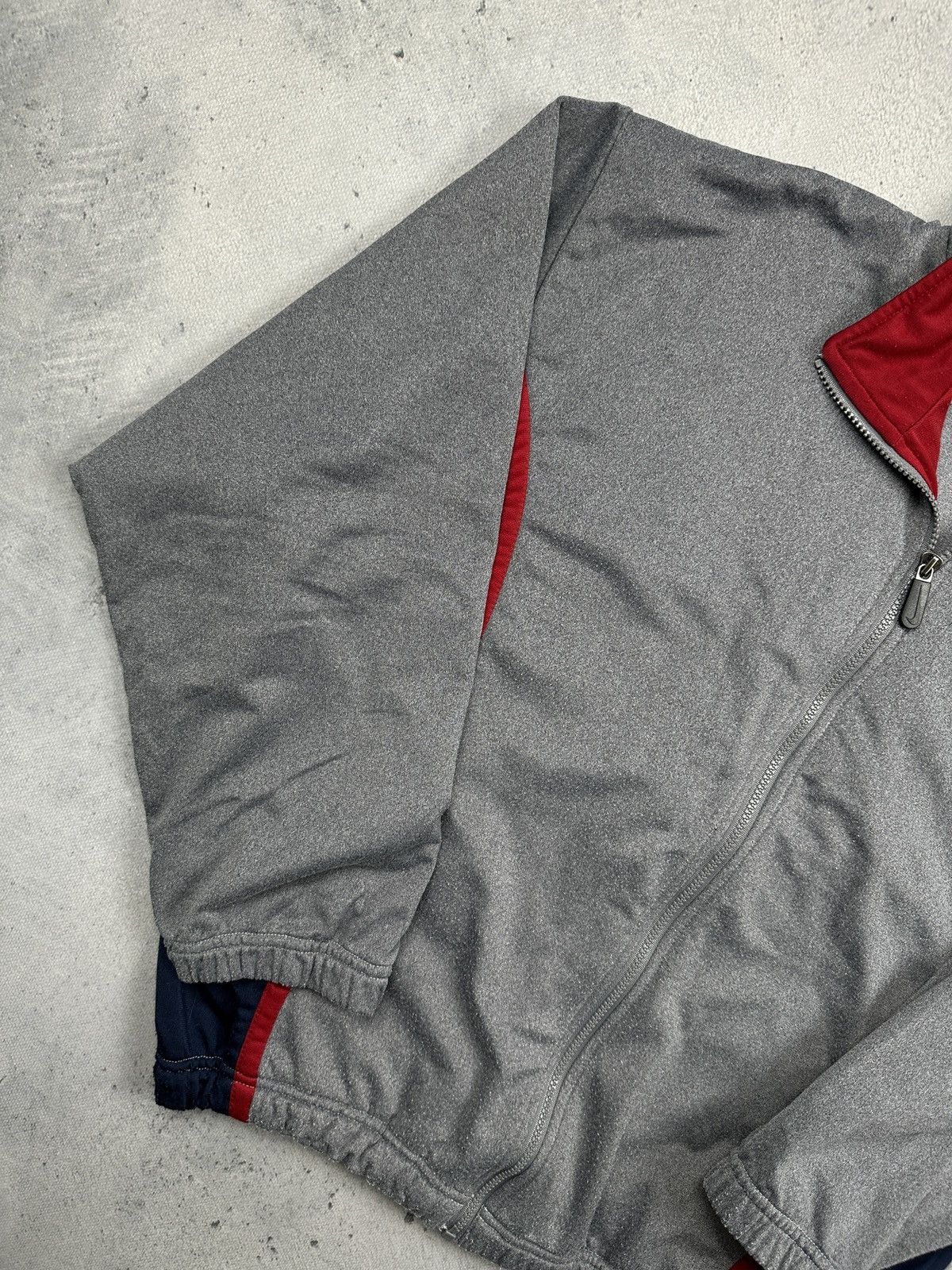 Nike Vintage Nike Grey Red Navy Full Zip Track Jacket 90s Swoosh Size US L / EU 52-54 / 3 - 4 Thumbnail