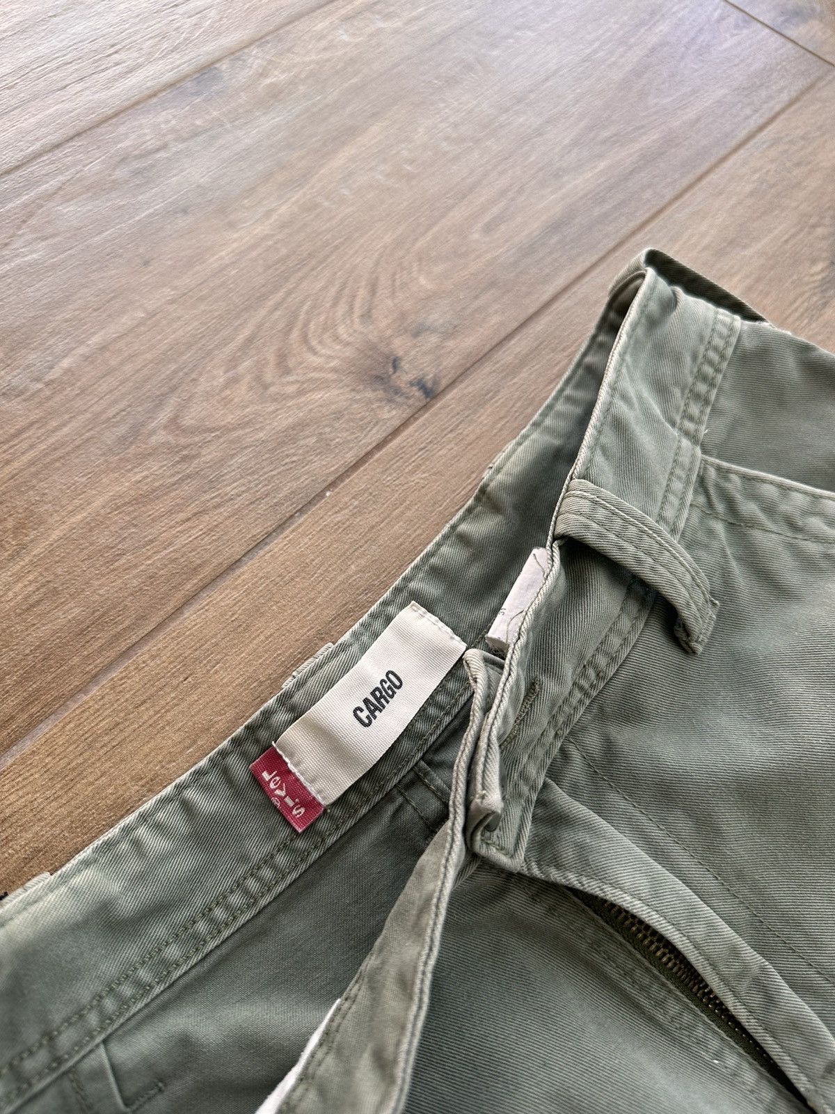 Levi's × Levi's Vintage Clothing × Vintage Vintage Levi’s SS03 Green Military Cargo Pants Size US 31 - 7 Thumbnail