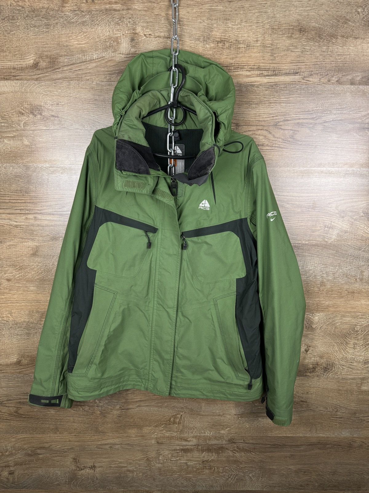 Nike Women’s Vintage Nike ACG ski jacket rare ladies puffer Size L / US 10 / IT 46 - 1 Thumbnail