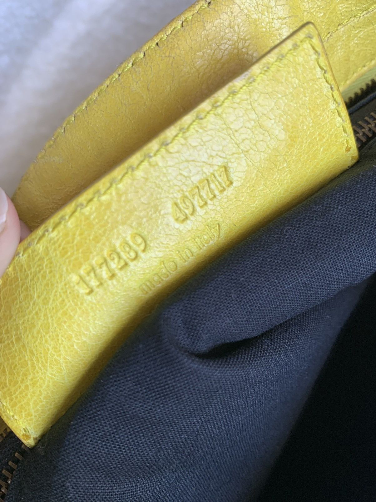 Balenciaga Authentic Balenciaga city Messenger Crossbody Bag Size ONE SIZE - 22 Thumbnail