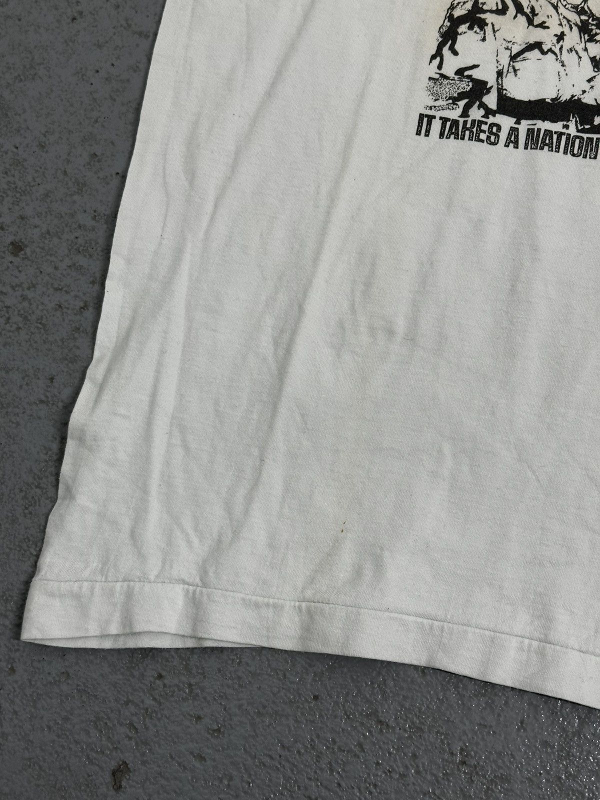 Band Tees Vintage Public Enemy It Takes A Nation Of Millions Band Tee Size US L / EU 52-54 / 3 - 8 Thumbnail
