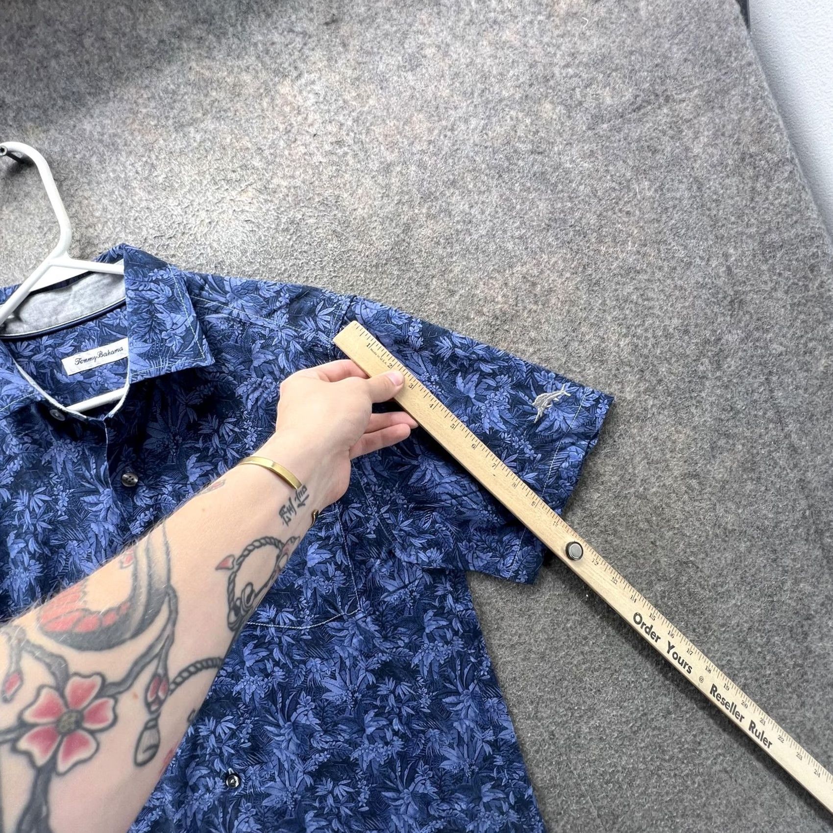Tommy Bahama Tommy Bahama Shirt Mens Small Blue Floral Hawaiian Short Sleeve Button Front Size US S / EU 44-46 / 1 - 2 Thumbnail