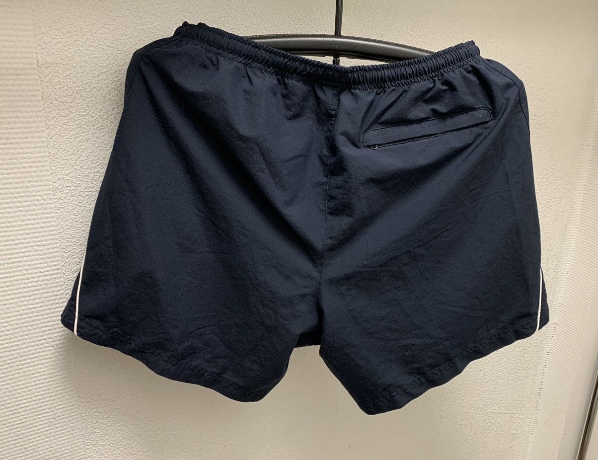 Nike Nike vintage nylon shorts streetwear 36 size Xl Size US 36 / EU 52 - 2 Thumbnail