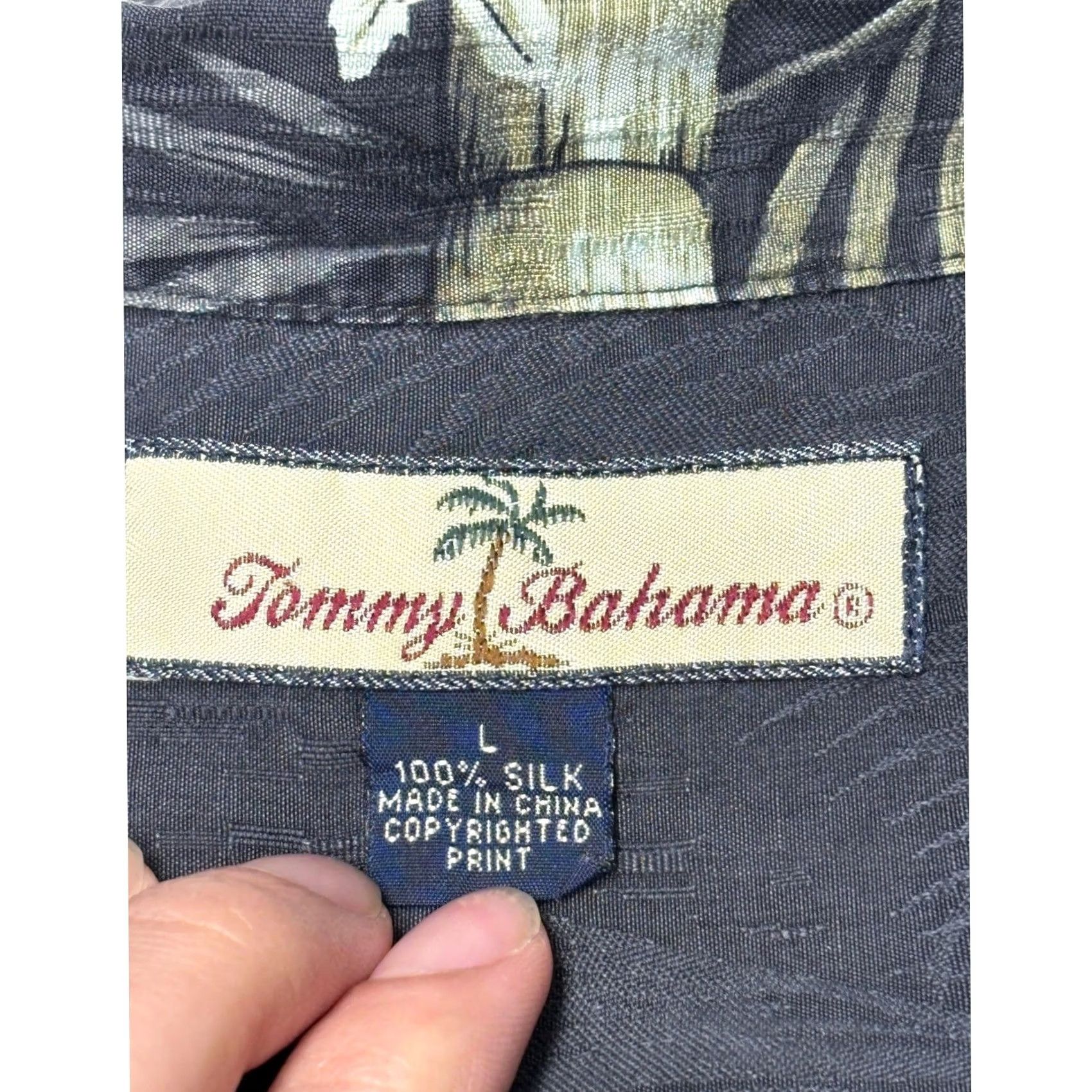 Tommy Bahama Tommy Bahama Mens Silk Palm Tree Camp Shirt Black Short Sleeve Button Down L Size US L / EU 52-54 / 3 - 3 Thumbnail