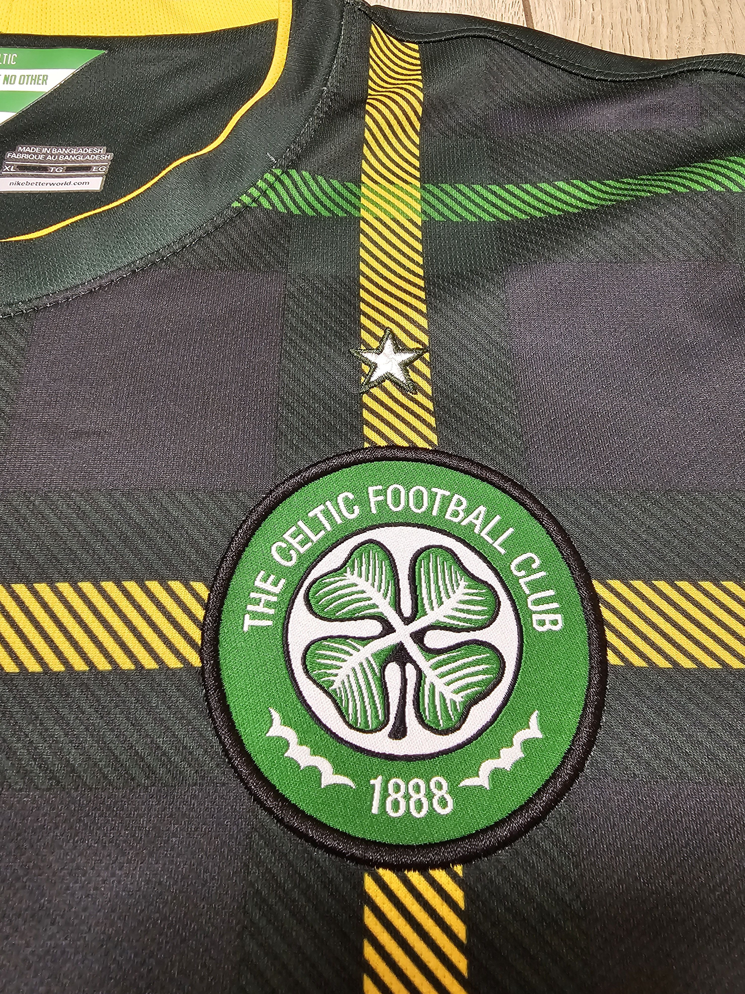 Nike CELTIC 2010 2011 AWAY FOOTBALL SHIRT SCOTLAND SOCCER JERSEY Size US XL / EU 56 / 4 - 4 Thumbnail