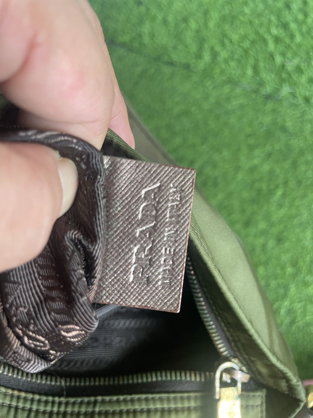 Prada Authentic Vintage PRADA Shoulder Bag Size ONE SIZE - 9 Thumbnail