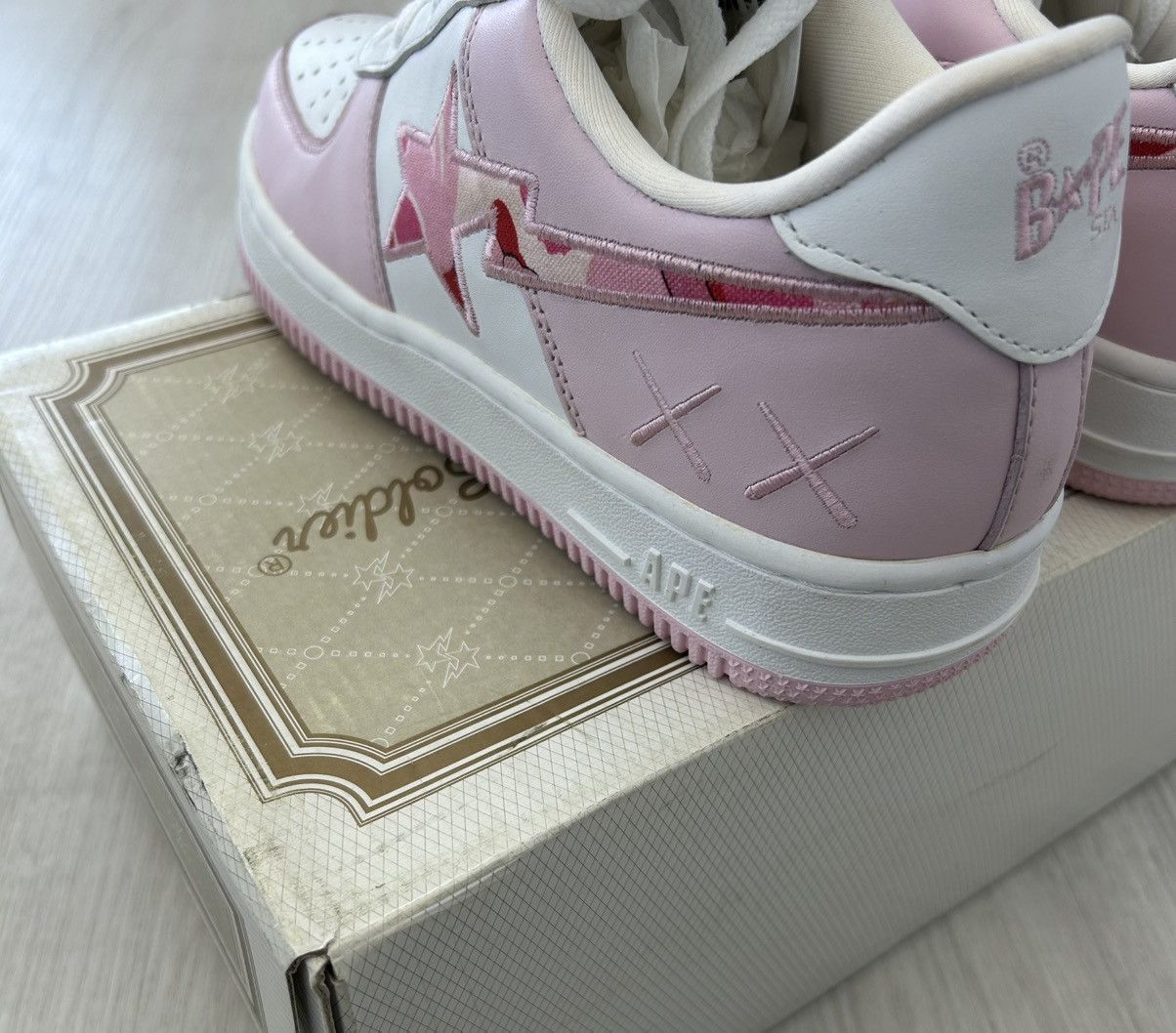 Bape VERY RARE OG 2005 A BATHING APE X KAWS PINK CAMO BAPESTA Size US 9 / EU 42 - 7 Thumbnail