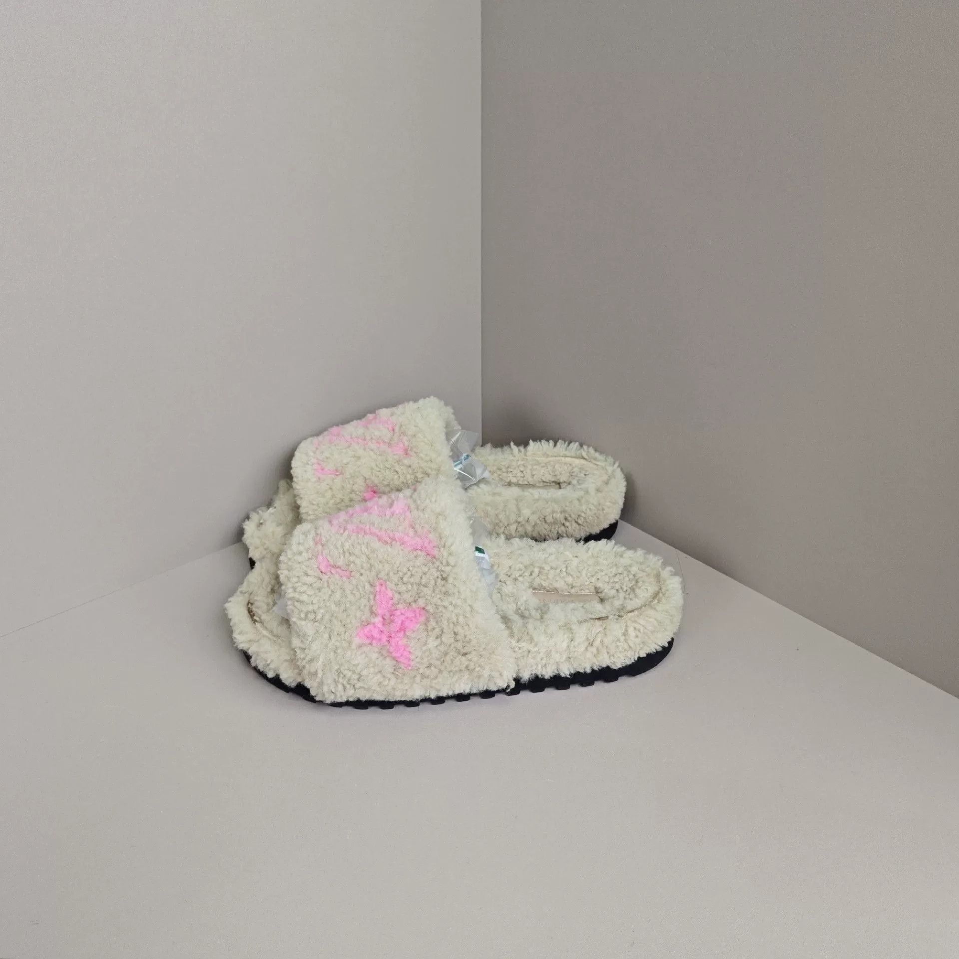 Louis Vuitton Louis Vuitton Sandals us_7 Women Size US 7 / IT 37 - 1 Thumbnail