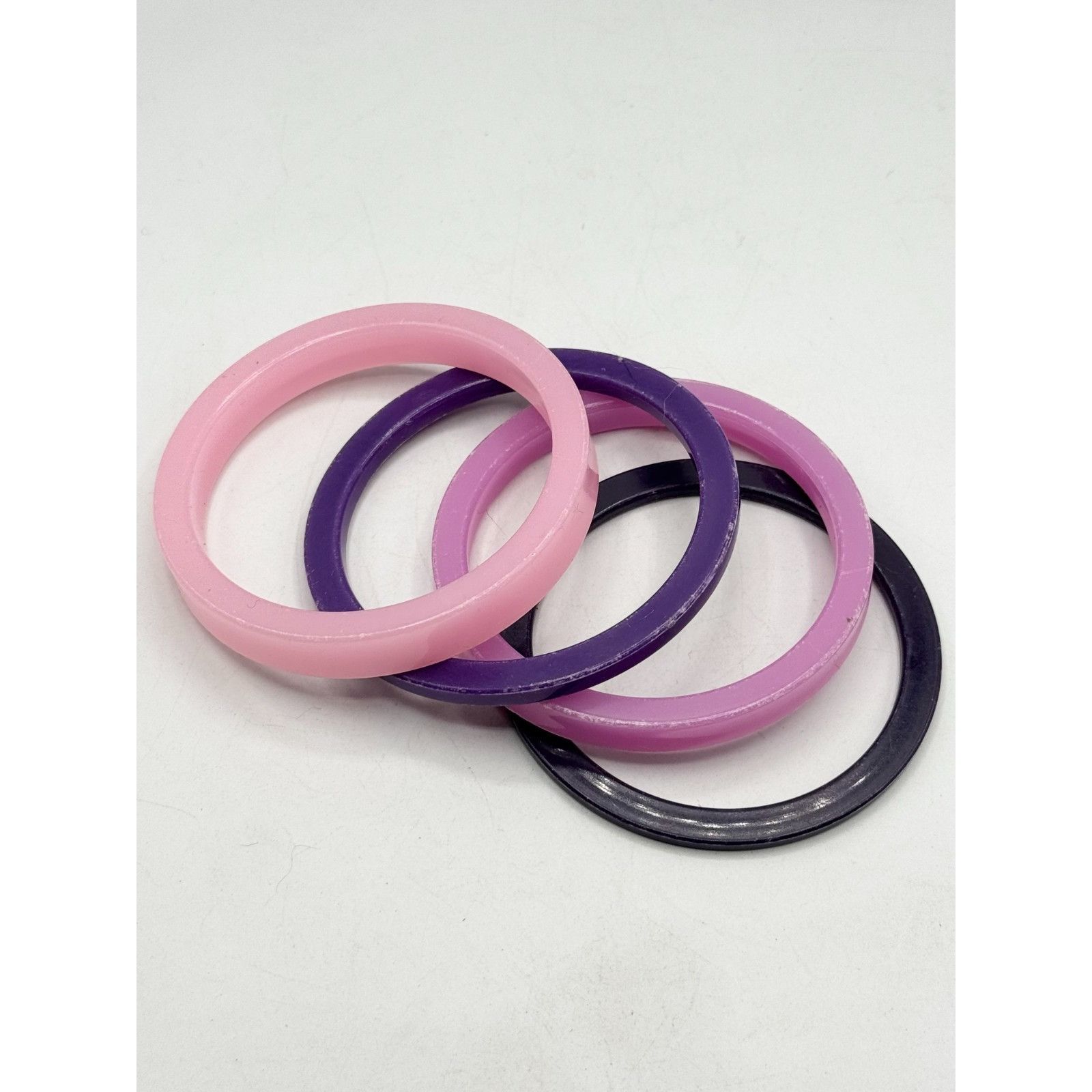 Vintage Vintage plastic bangle set of four bangle bracelets Size ONE SIZE - 2 Thumbnail