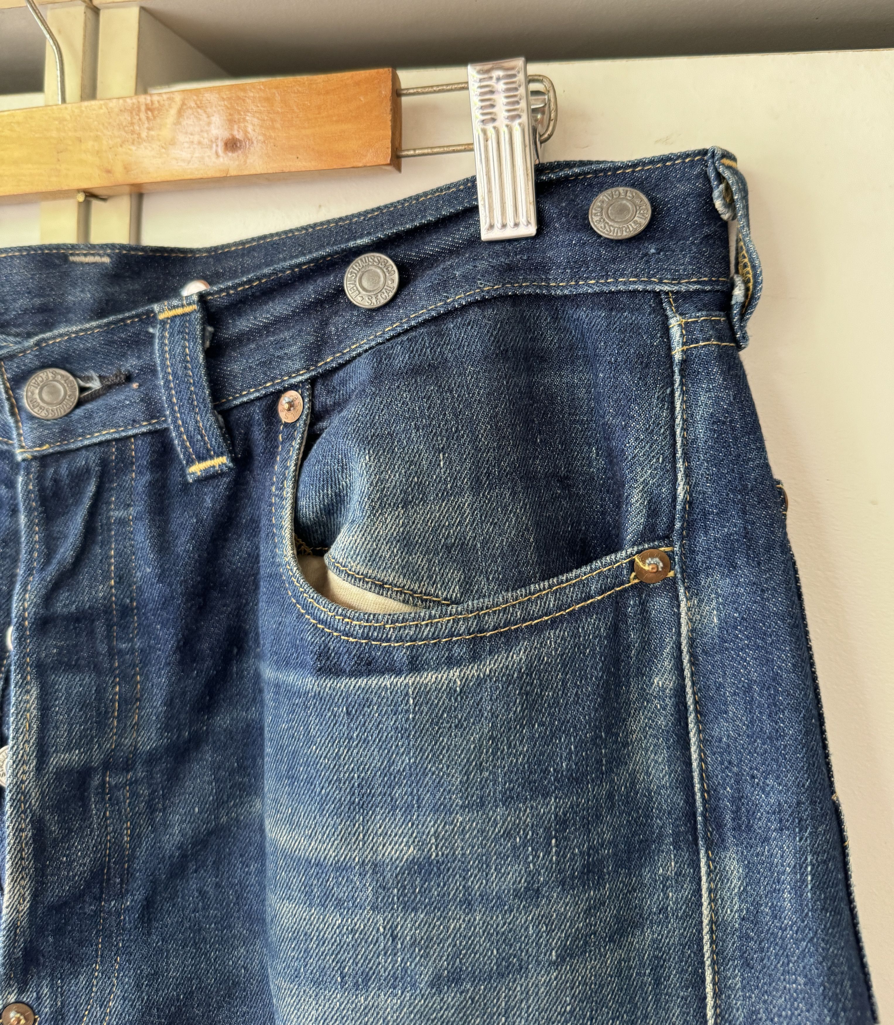 Levi's LEVIS BIG E LOT 501XX SELVEDGE JEANS Size US 32 / EU 48 - 3 Thumbnail