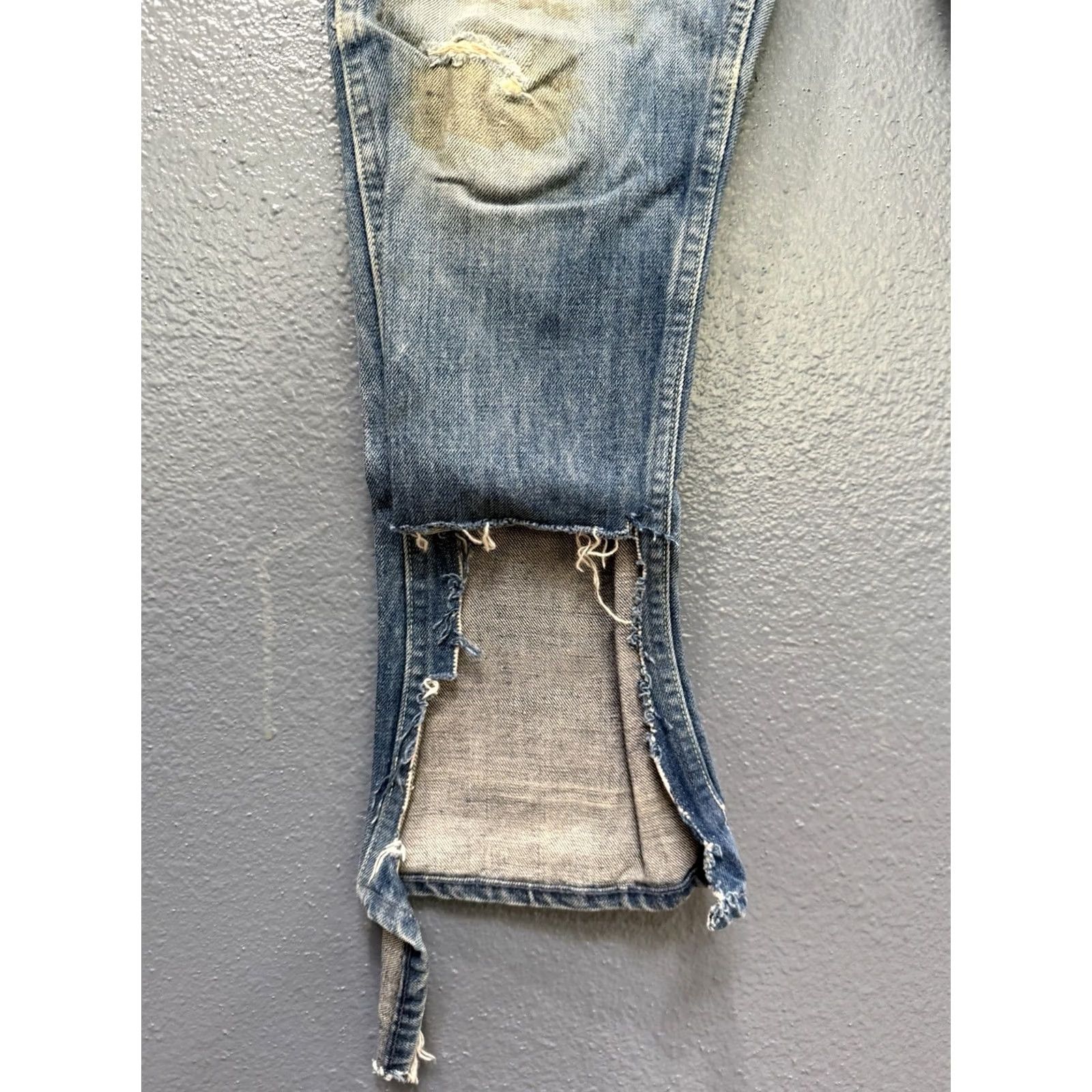 Vintage VINTAGE Montgomery Ward Jeans Men’s Denim Blue 28 Straight 30 Inseam 60’s Patch Flawed Mens Size US 28 / EU 44 - 4 Thumbnail