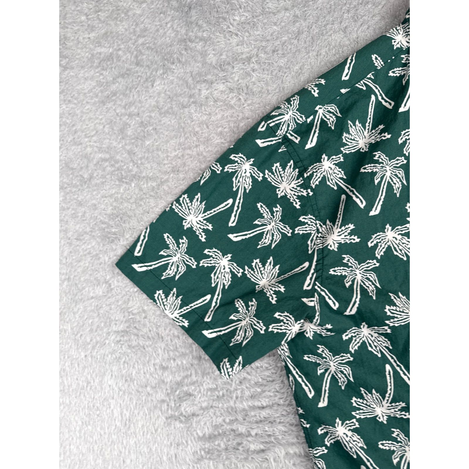 CO Molokai Surf Co Shirt Adult 2XL Green Palm Print 100% Cotton Short Sleeve Button-Up Hawaiian Mens Shirt Size US XXL / EU 58 / 5 - 6 Thumbnail