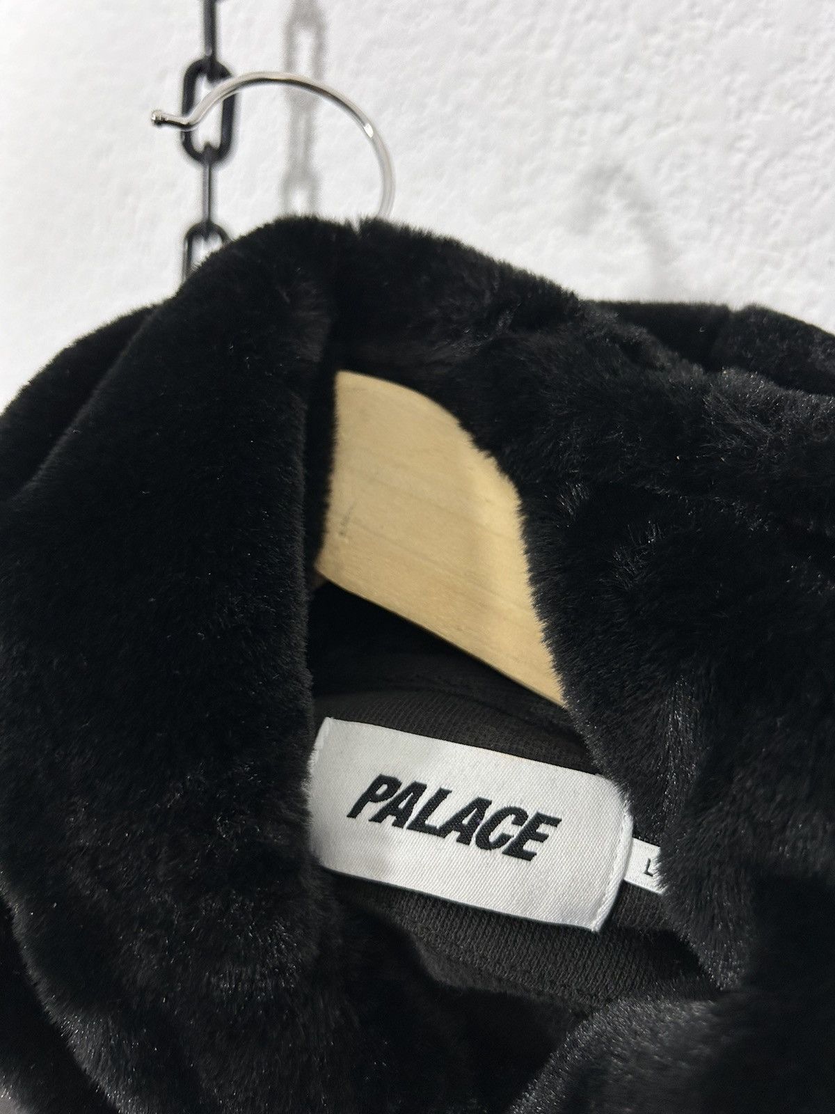 Palace × Streetwear PALACE FAUX FUR HOOD BLACK | Grailed