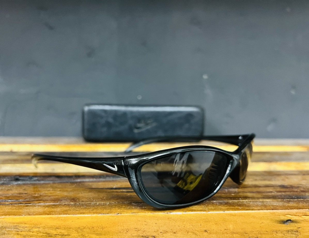 Nike Y2K Vintage Nike Sunglasses Size ONE SIZE - 2 Thumbnail