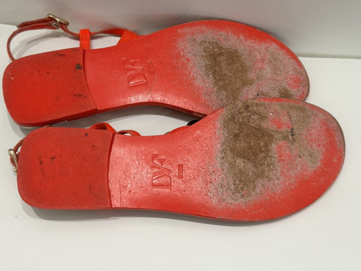 Diane von Furstenberg Diane von Furstenberg Red Leather Thong Sandals Coin Buckle Size US 5.5 / IT 35.5 - 7 Thumbnail