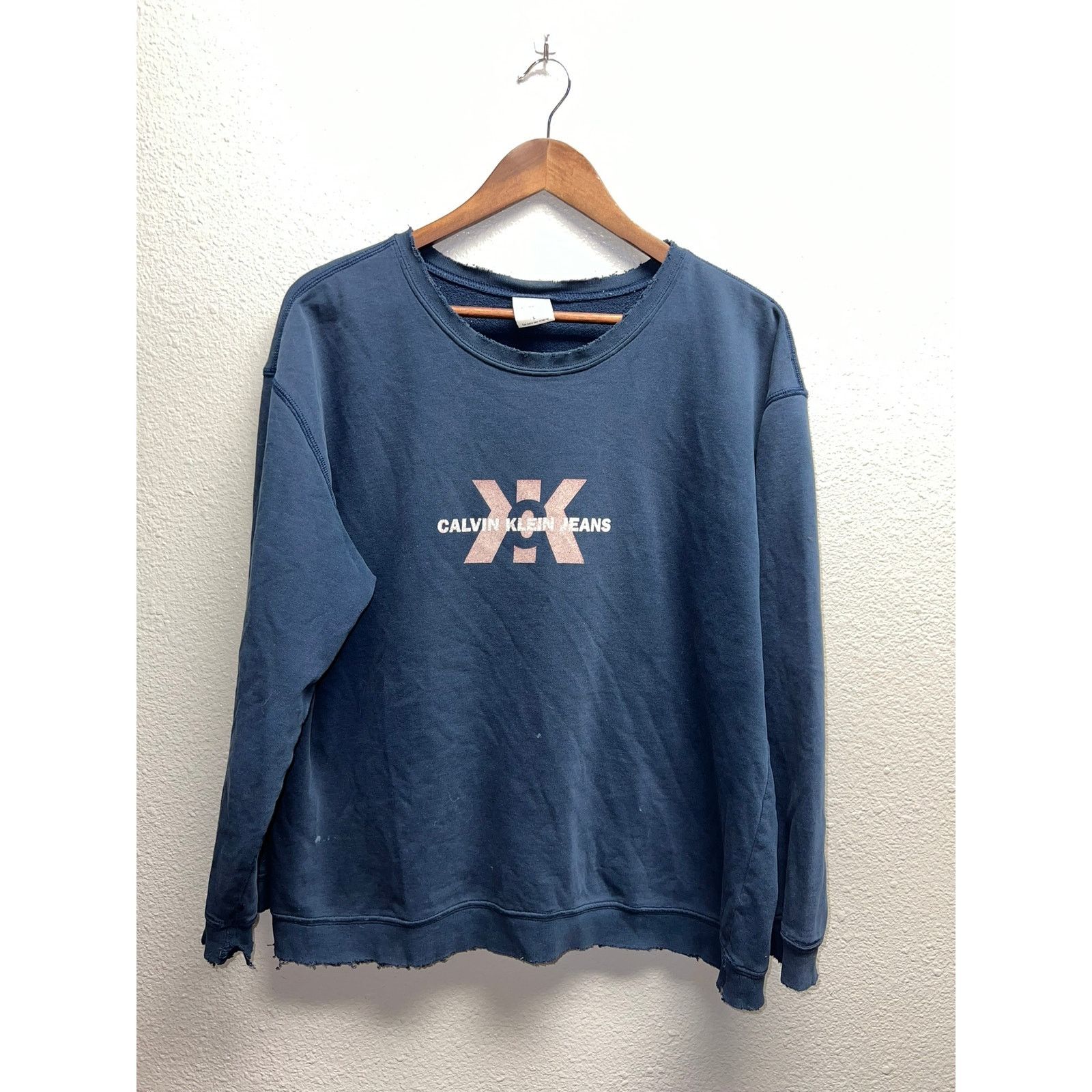 Vintage Vintage Calvin Klein Jeans Sweatshirt Faded Distressed 90s L Size US L / EU 52-54 / 3 - 1 Thumbnail