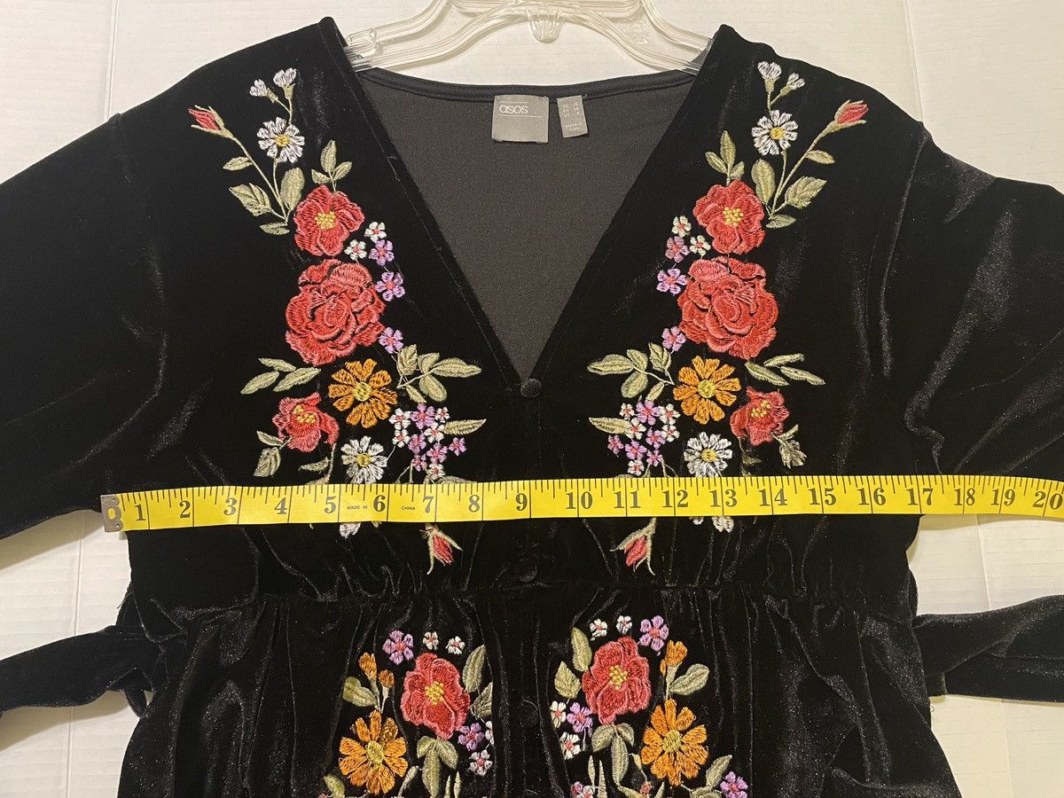 Asos ASOS Black Velvet Floral Embroidered Midi Tea Dress Size M / US 6-8 / IT 42-44 - 11 Thumbnail