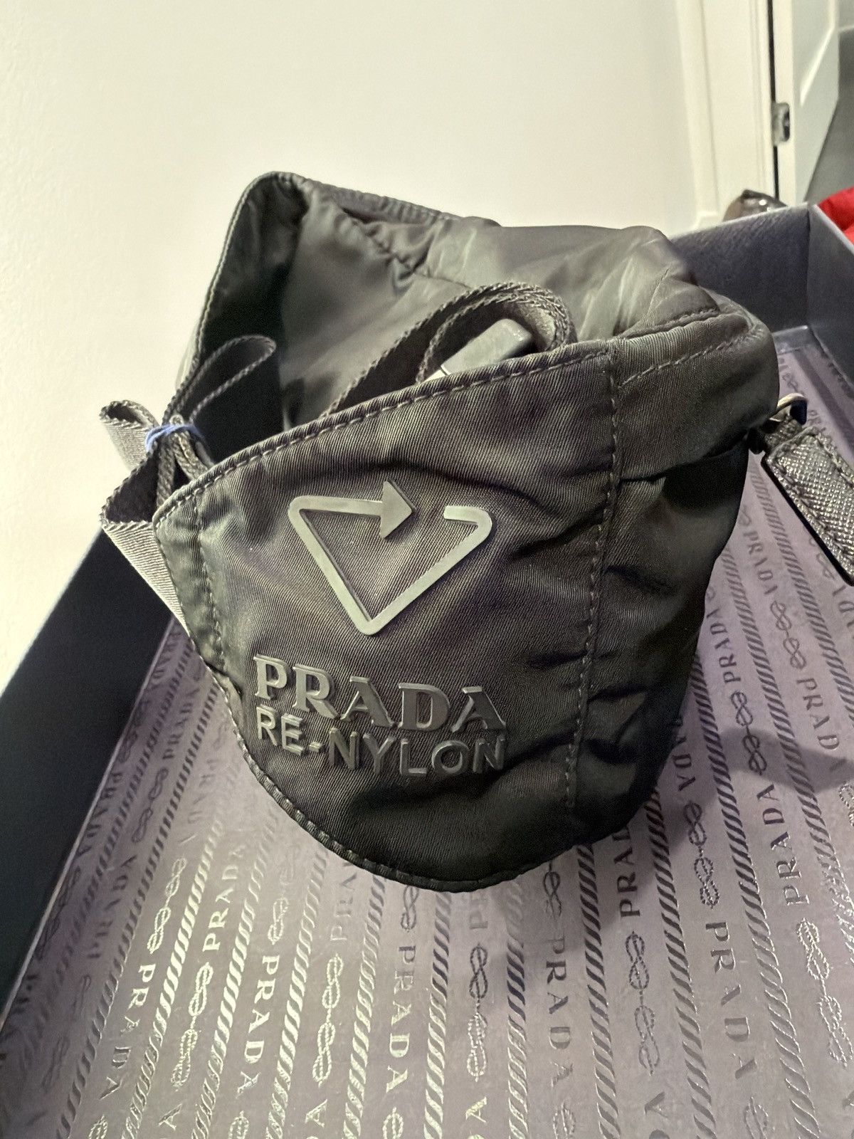 Prada Prada Re-Edition Black Re-Nylon- Excellent Condition Size ONE SIZE - 9 Thumbnail