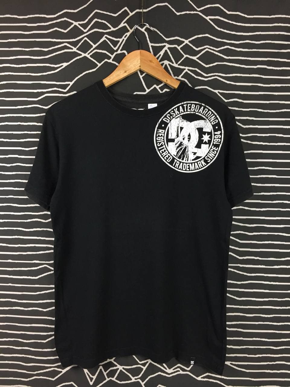 DC DC Skateboarding Big Logo Tee Size US S / EU 44-46 / 1 - 1 Thumbnail