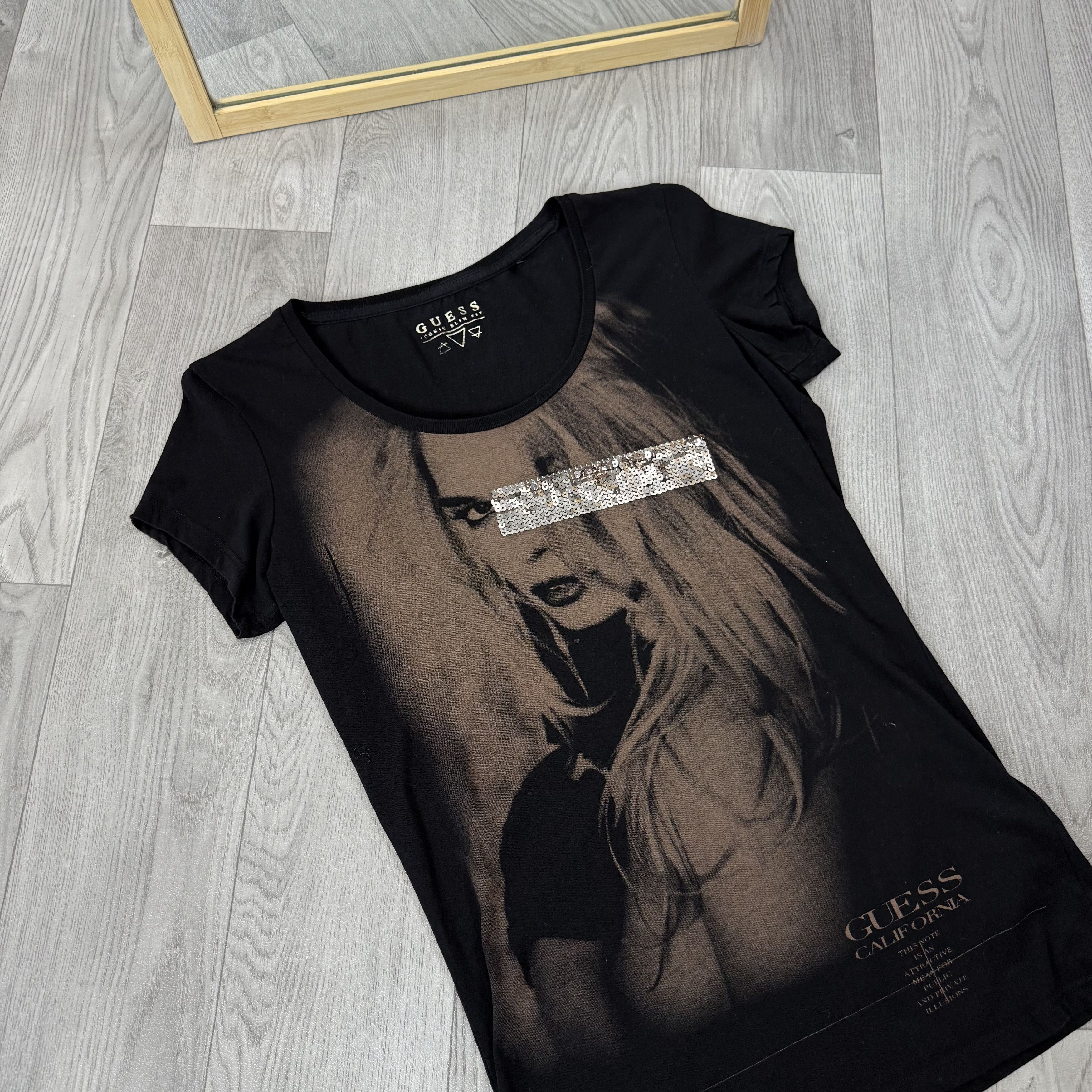 Guess Vintage Guess 10s Sexy Girl Graphic Black Tee Shirt Size M / US 6-8 / IT 42-44 - 5 Thumbnail