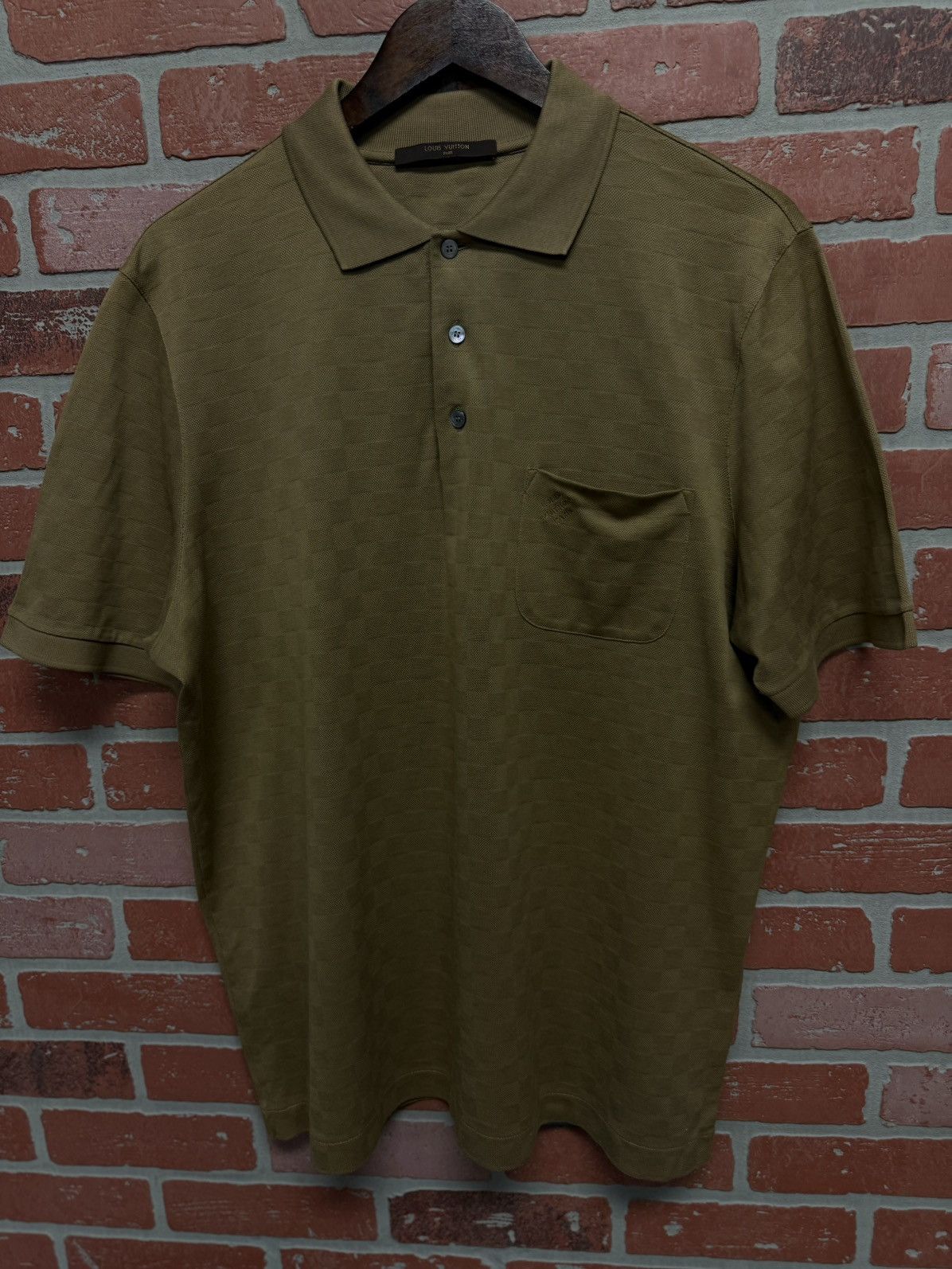 Louis Vuitton Louis Vuitton Polo Button Up Collar Tee Size XXL Brown/Gold Size US XXL / EU 58 / 5 - 3 Thumbnail