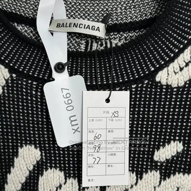 Balenciaga Balenciaga Black and White Bullet Rain Logo Knitwear XS Size US XS / EU 42 / 0 - 3 Thumbnail