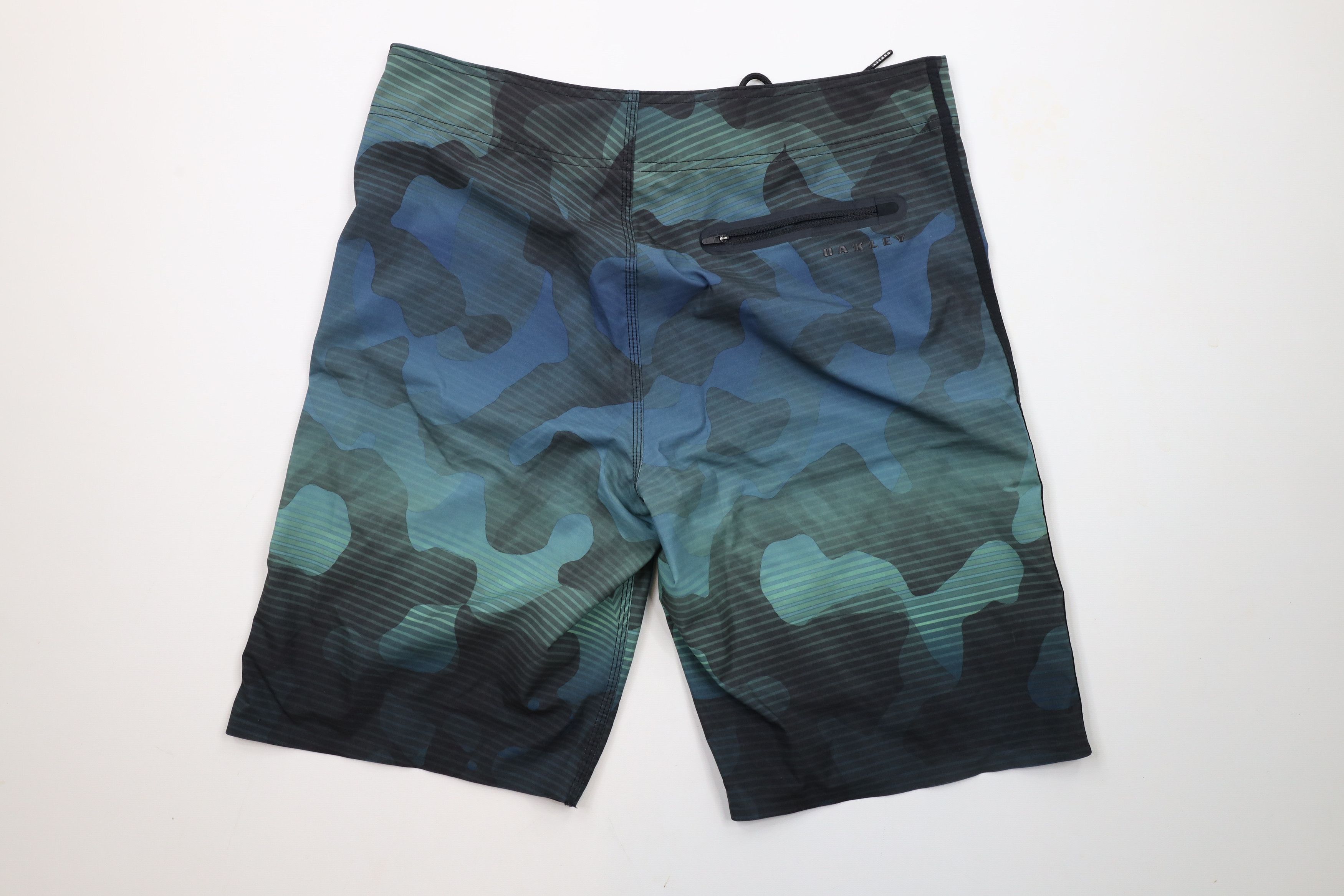 Oakley × Vintage Oakley O Logo Stretch Camouflage Shorts Board Shorts Trunks Size US 33 - 7 Thumbnail
