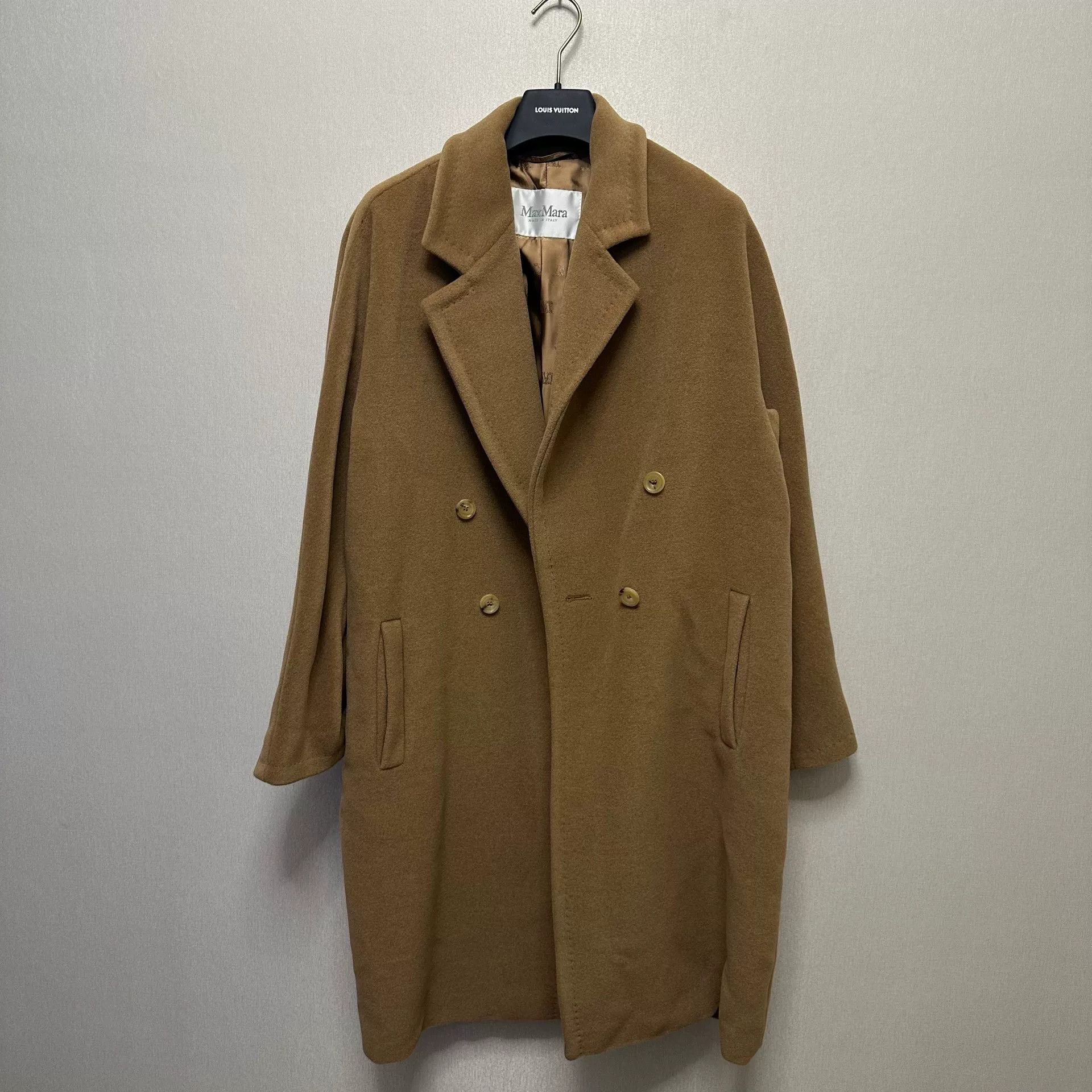 Max Mara Max Mara Beige Coat S Women Size S / US 4 / IT 40 - 1 Thumbnail
