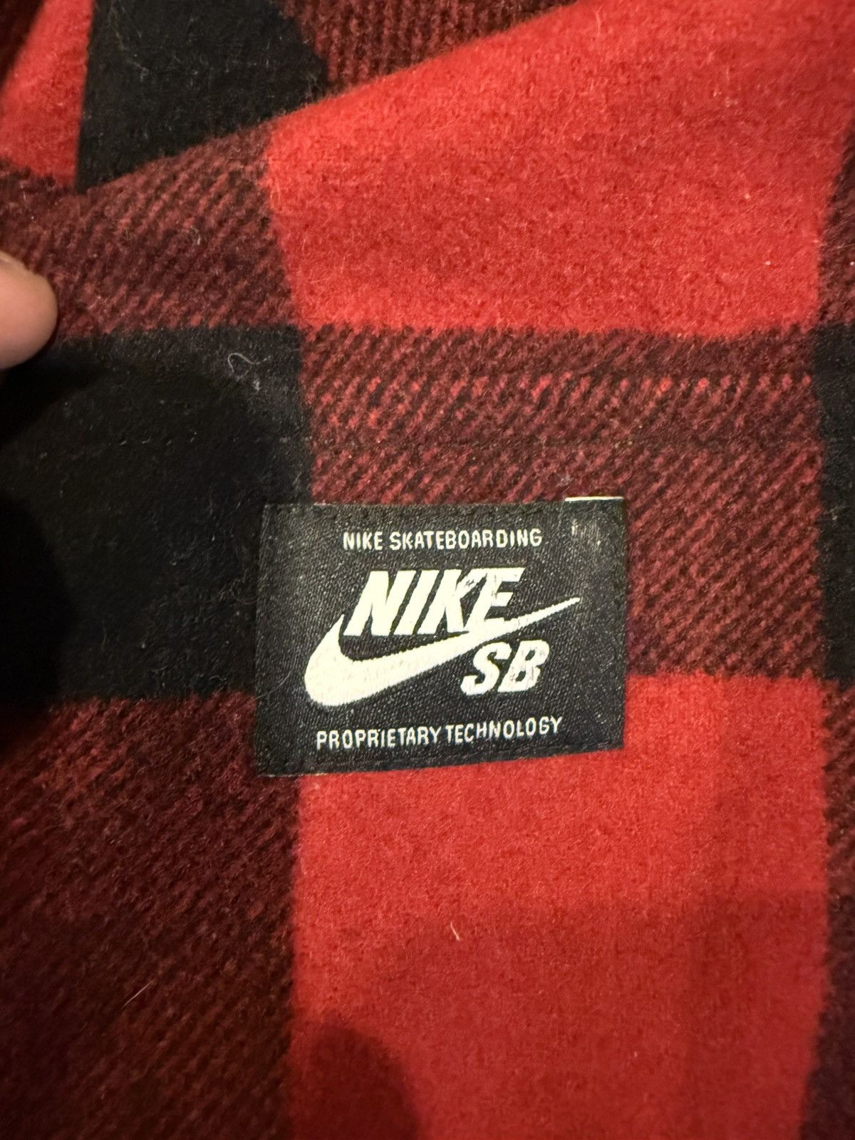 Nike Nike red and black wool flannel Size US M / EU 48-50 / 2 - 5 Thumbnail