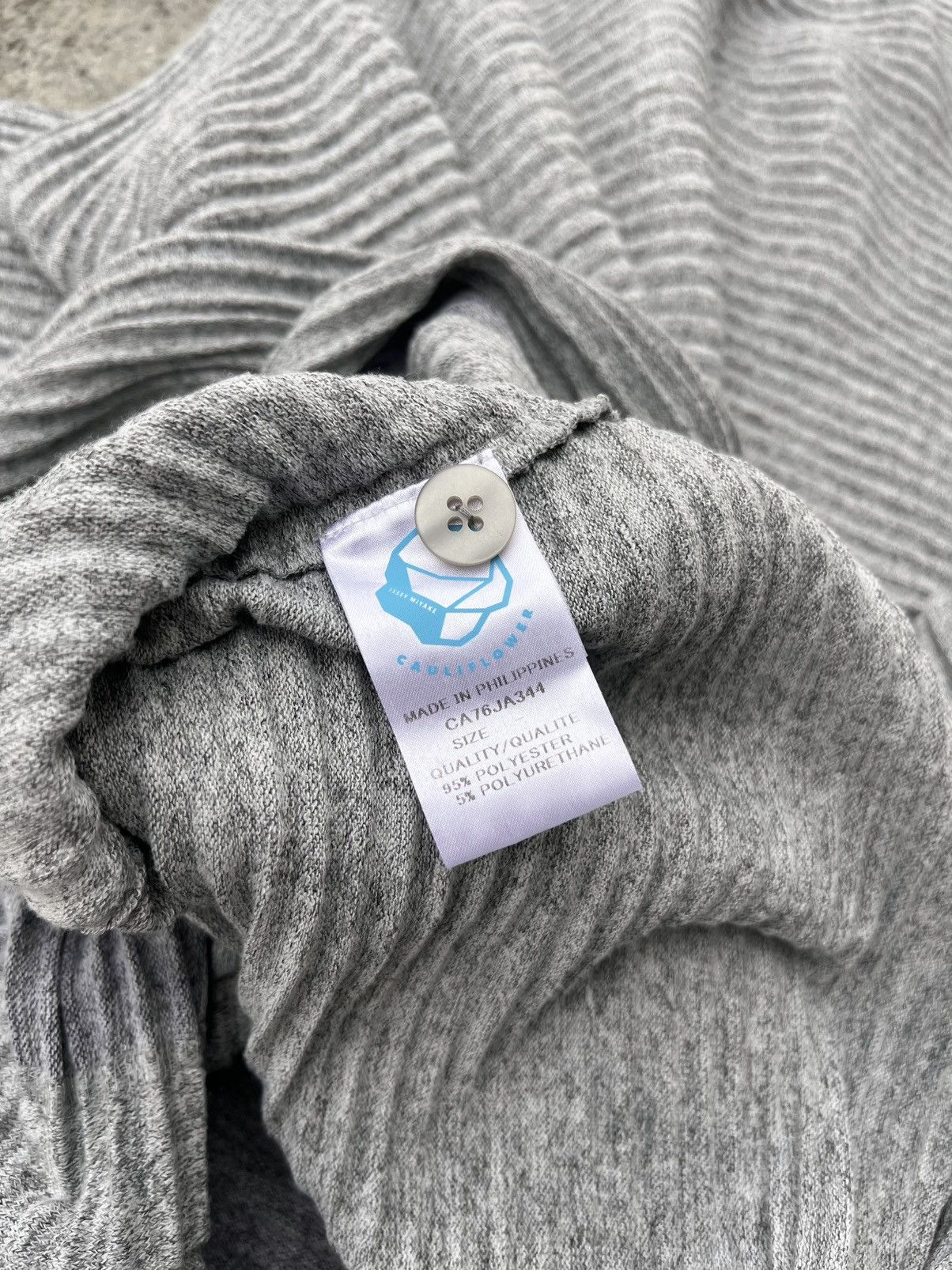 Issey Miyake Rare Issey Miyake Cauliflower AW17 pleated cardigan sweater Size US S / EU 44-46 / 1 - 2 Thumbnail