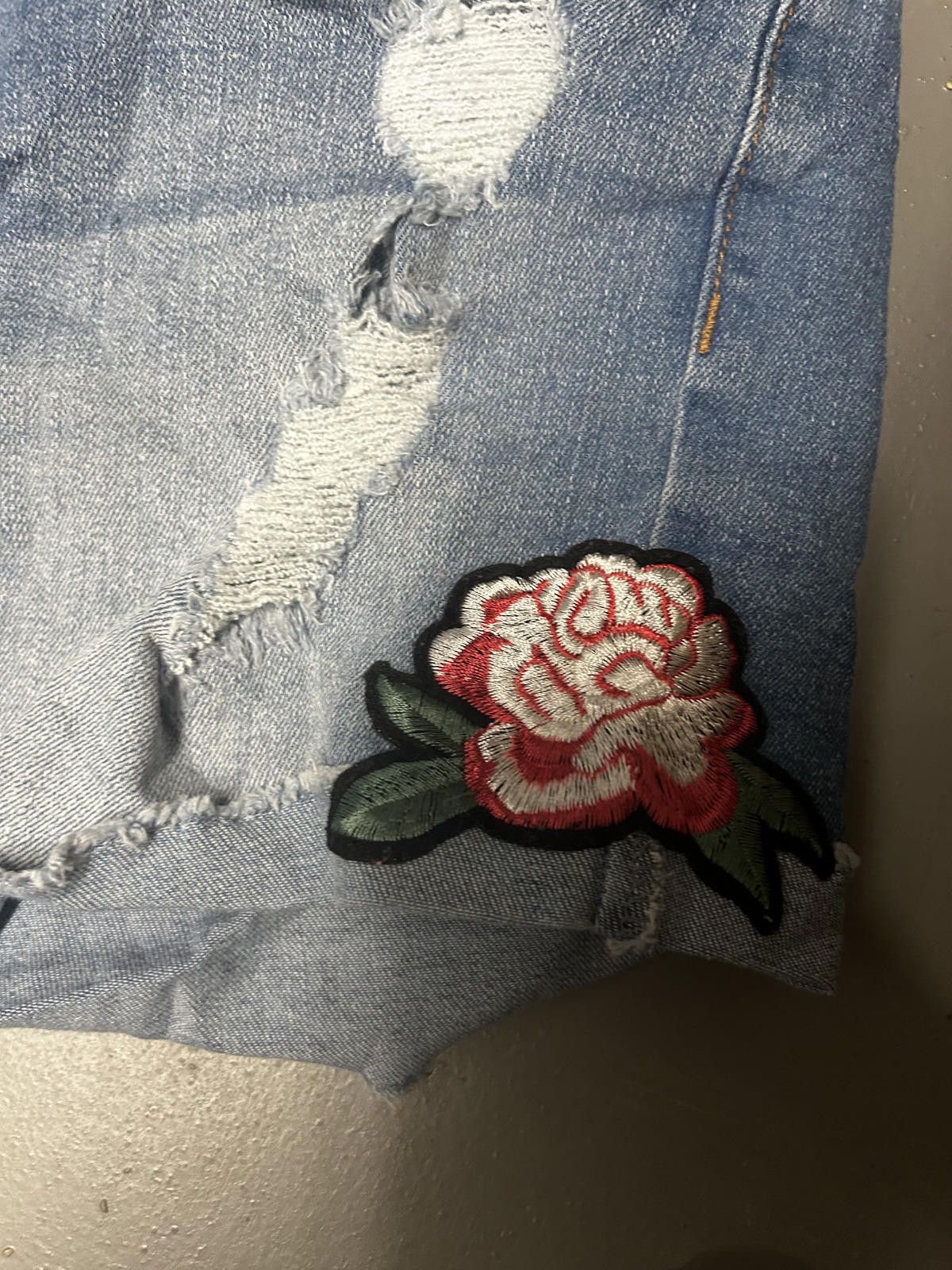 Designer Stylish Distressed Denim Shorts with Floral Embroidery Size 34" / US 12 / IT 48 - 2 Thumbnail