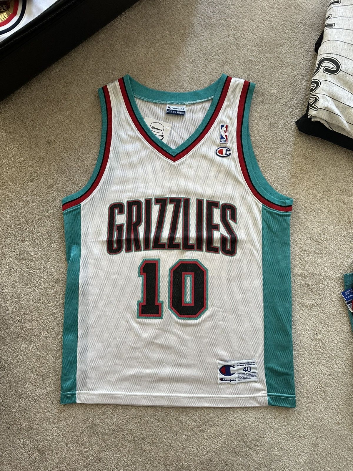 Champion × NBA × Vintage Vintage 90s Mike Bibby Vancouver Grizzlies Champion Jersey Size US M / EU 48-50 / 2 - 1 Thumbnail