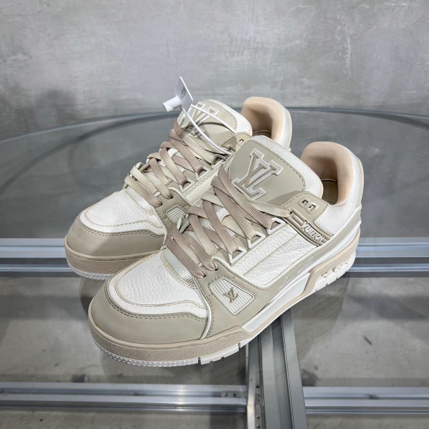 Louis Vuitton LV Trainer White Gray UK2.5 36.5 Size US 5.5 / IT 35.5 - 2 Thumbnail