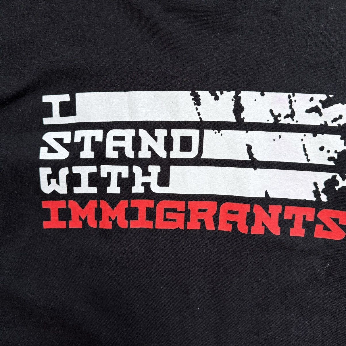 American Apparel × Vintage Vintage Y2K I Stand With Immigrants Rare T-Shirt Size US L / EU 52-54 / 3 - 4 Thumbnail