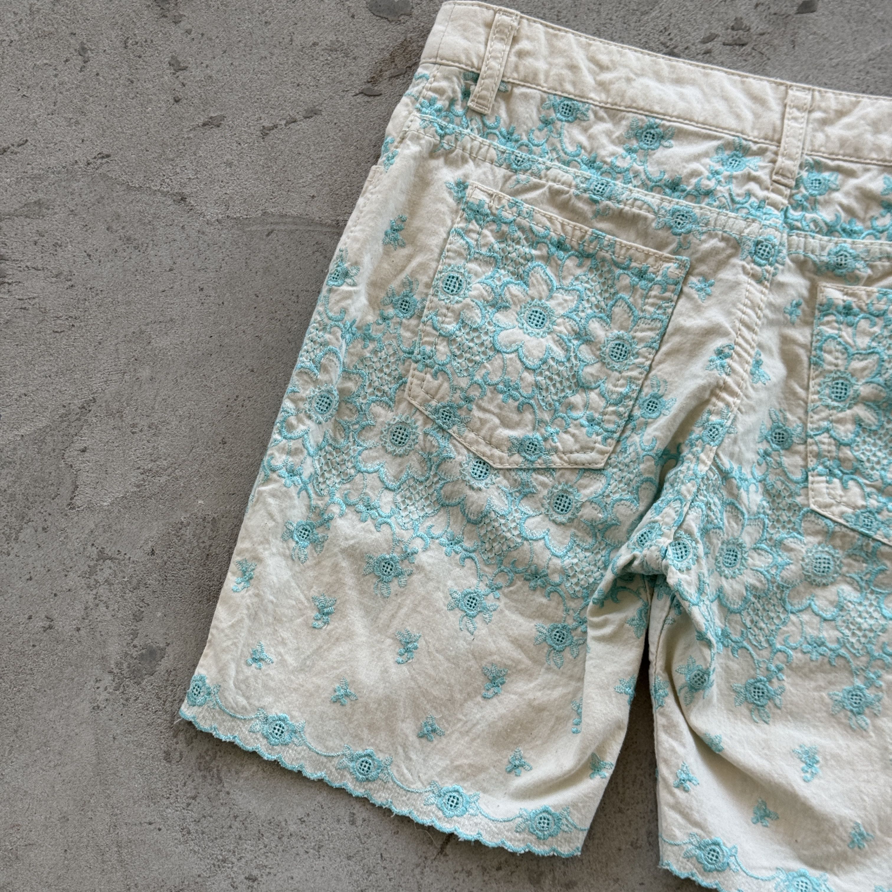 Junya Watanabe Junya Watanabe Comme Des Garcons Floral Lace Shorts Size S Size 30" / US 8 / IT 44 - 8 Thumbnail