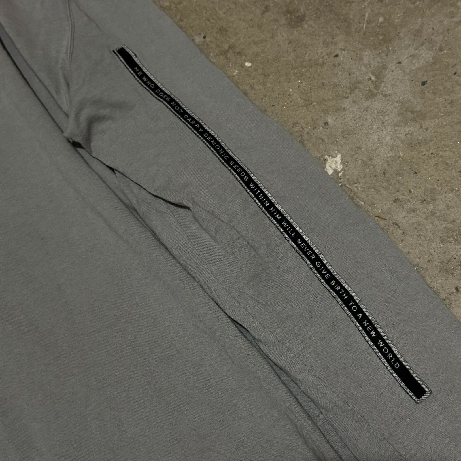 Rick Owens Drkshdw S/S 2018 Rick owens drkshdw „demonic seed“ long sleeve Size US XXL / EU 58 / 5 - 2 Thumbnail