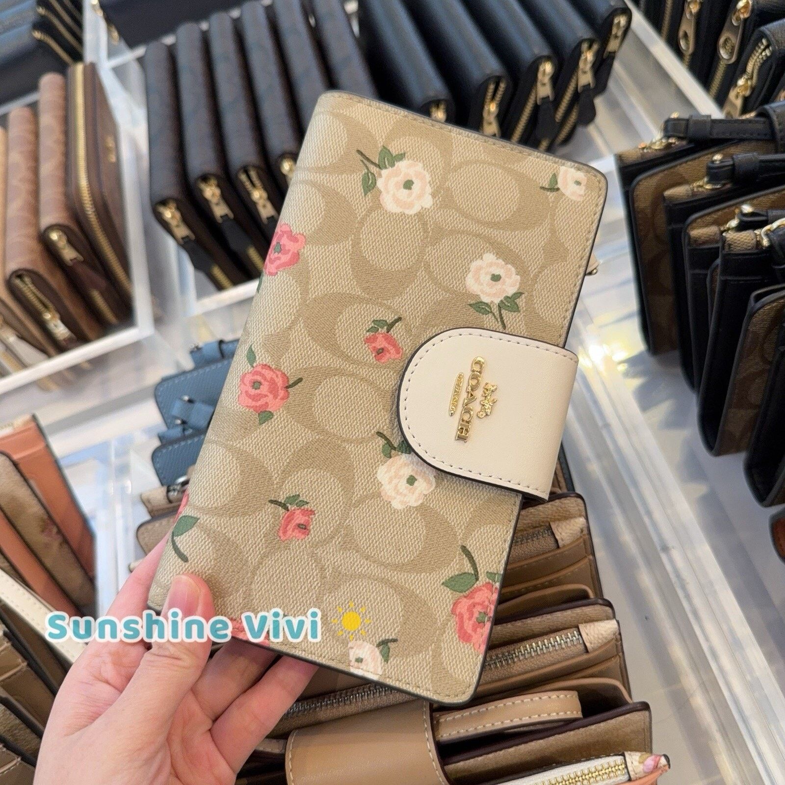 Coach NWT Coach tech Phone Wallet Floral Light Khaki ChalkCR967 Size ONE SIZE - 1 Thumbnail
