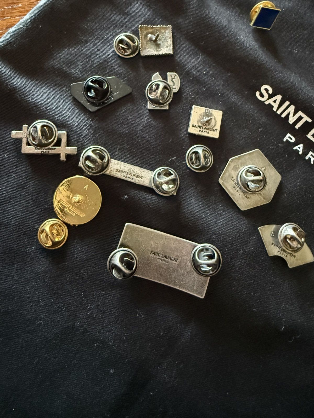 Saint Laurent Paris FW15 Saint Laurent pin set 24 + 6 30 pieces lighter star etc Size ONE SIZE - 18 Thumbnail