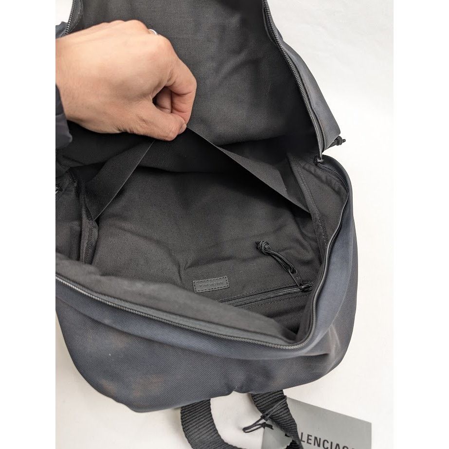 Balenciaga o1rshd1 Q:3 / Size: OS / Be Kind Explorer Backpack in Black Size ONE SIZE - 11 Thumbnail