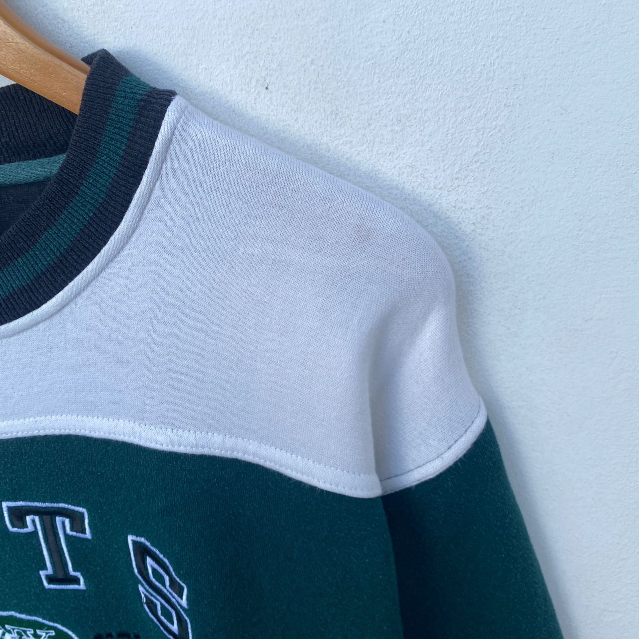NFL NEW YORK JETS SWEATSHIRT MEDIUM PULLOVER STRIPED Size US M / EU 48-50 / 2 - 7 Thumbnail