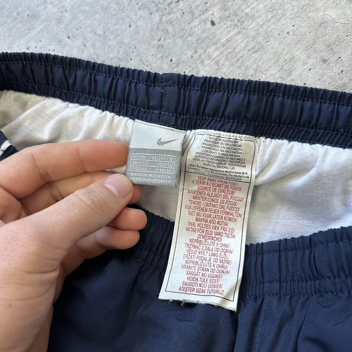 Nike Vintage Nike Nylon Track BAGGY Pants Drill Y2K Logo Men’s Size US 32 / EU 48 - 11 Thumbnail