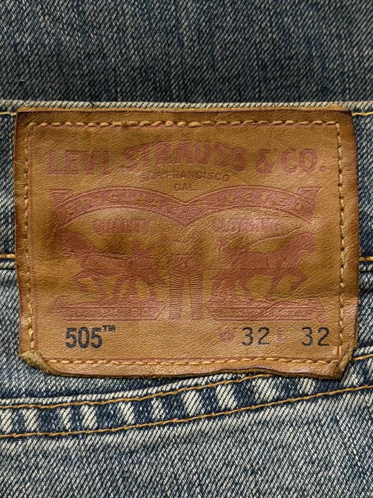Levi's Vintage Levi’s 505 Denim Jeans | Vintage Heavy Fade | W33 Size US 33 - 10 Thumbnail