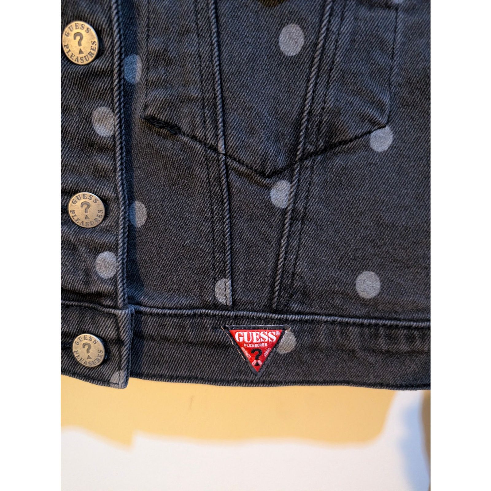 Guess × Pleasures GUESS x Pleasures Polka Dot Cropped Alt Denim Jacket Sz S Size S / US 4 / IT 40 - 3 Thumbnail