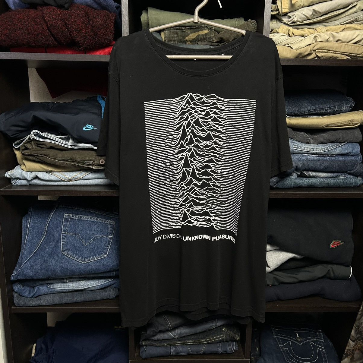 Joy Division Vintage Joh Division 2016 Unknown Pleasures rock band tee Size US XL / EU 56 / 4 - 1 Thumbnail
